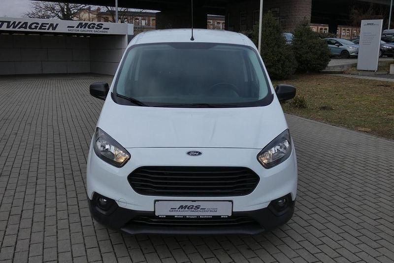 Usado Ford Transit Trend 101 HP (74 kW) 2023 Branco Monovolume