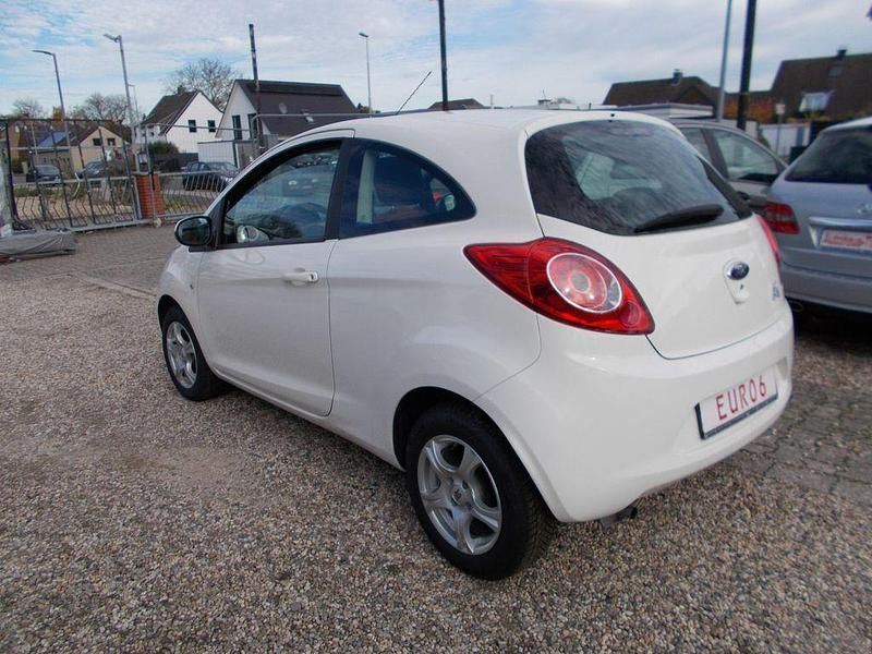 Gebraucht Ford Ka Cool & Sound Edition 69 PS (50 kW) 2014 Crystalweiß Kleinwagen