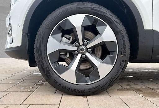 Gebraucht Volvo XC40 Plus 163 PS (119 kW) 2025 Weiß SUV