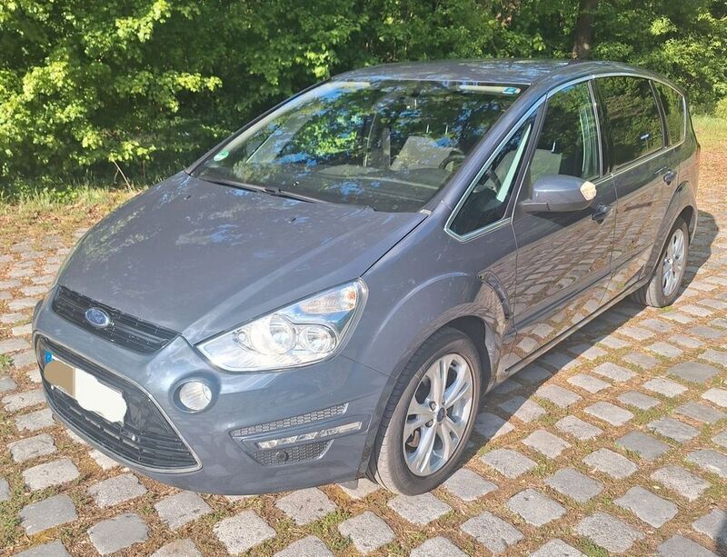 Grau Gebraucht 2012 Ford S-MAX Titanium Van / Kleinbus | 7.890 € (Fairer Preis) - Bild 1/4