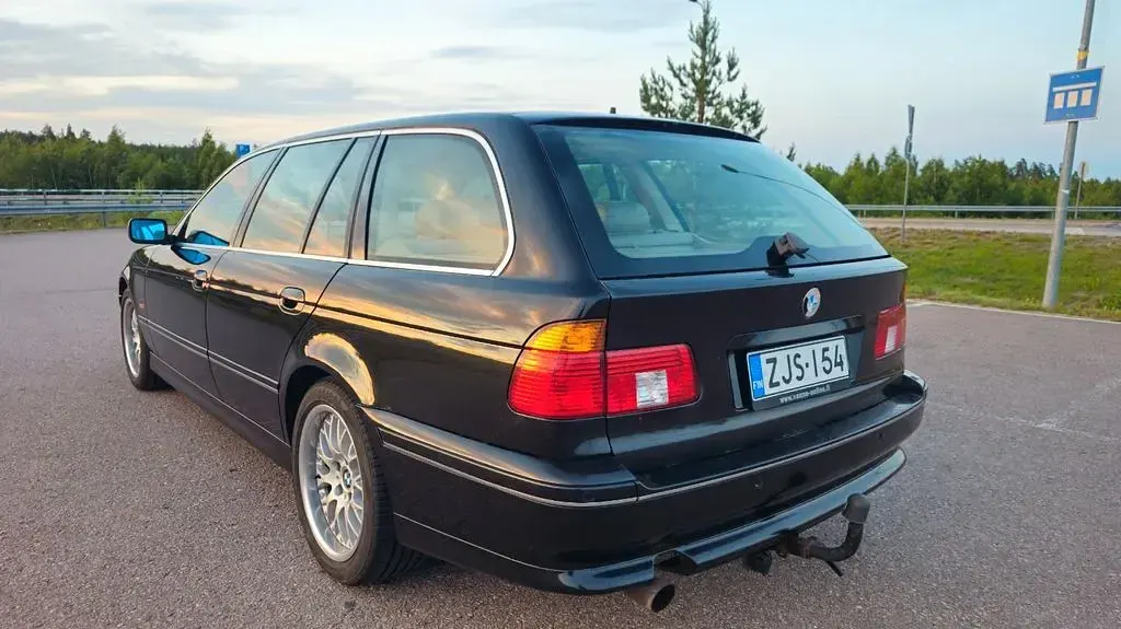 Gebraucht BMW 540 Sport Line 286 PS (210 kW) 2002 Schwarz Kombi