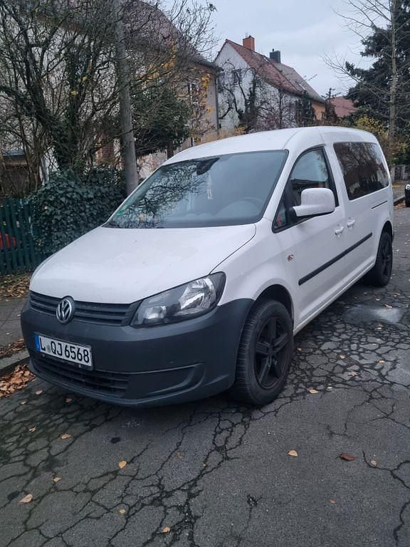 Weiß Gebraucht 2015 VW Caddy Maxi Van / Kleinbus | 9.999 € (Fairer Preis) - Bild 1/3