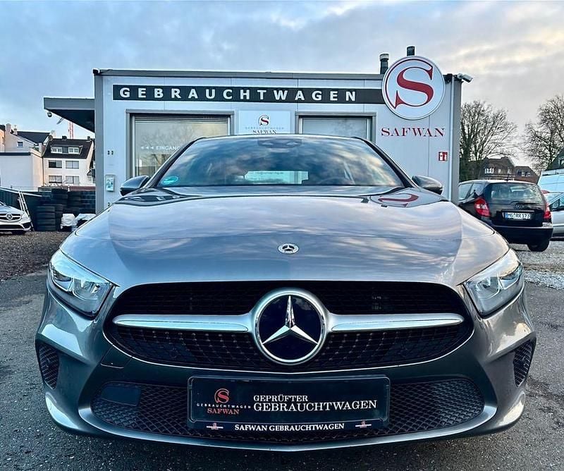 Gebraucht Mercedes A250 Progressive 160 PS (117 kW) 2021 Grau Limousine