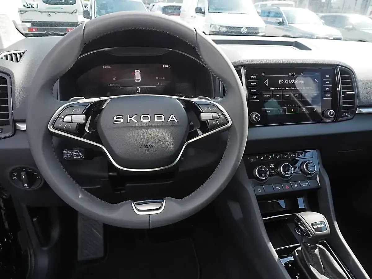 Neu Skoda Karoq 150 PS (110 kW) 2026 Blackmagicperleffekt SUV