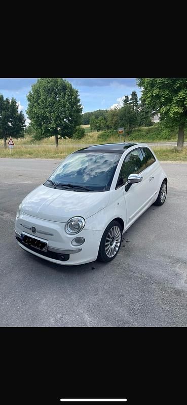 Weiß Gebraucht 2011 Fiat 500 Kleinwagen | 3.100 € (Guter Preis) - Bild 1/4