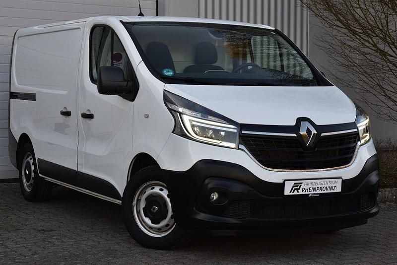Gebraucht Renault Trafic Komfort 145 PS (106 kW) 2020 Weiß Van / Kleinbus