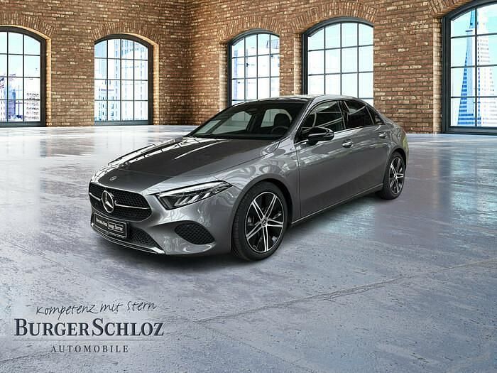 Gebraucht Mercedes A200 Progressive 163 PS (119 kW) 2024 Grau metalliclack mountaingrau Limousine