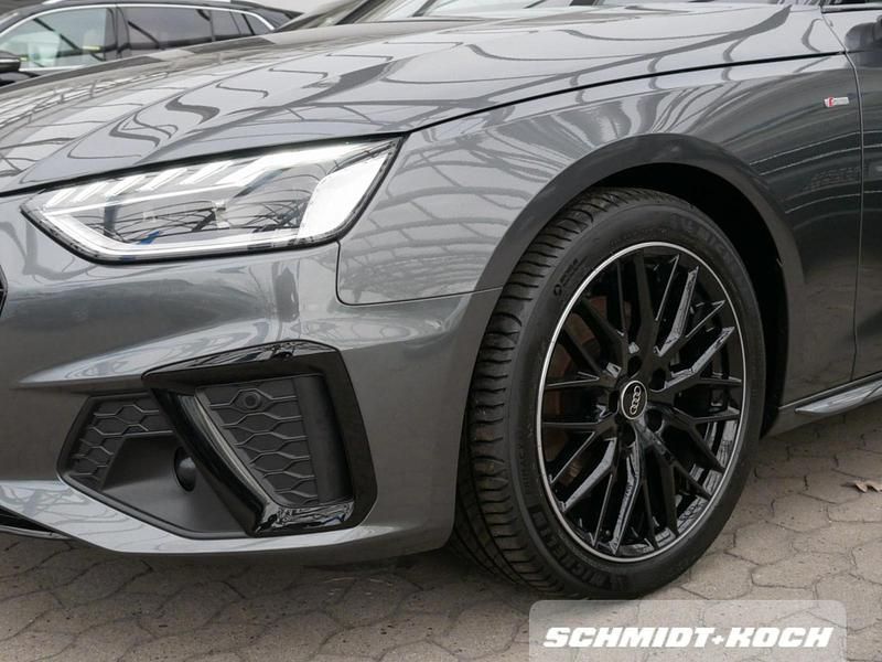 Second-hand Audi A4 S-Line 163 CP (119 kW) 2024 Gri Break
