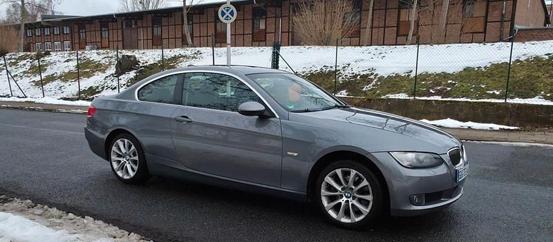 Gebraucht BMW 325 218 PS (160 kW) 2008 Grau Coupé