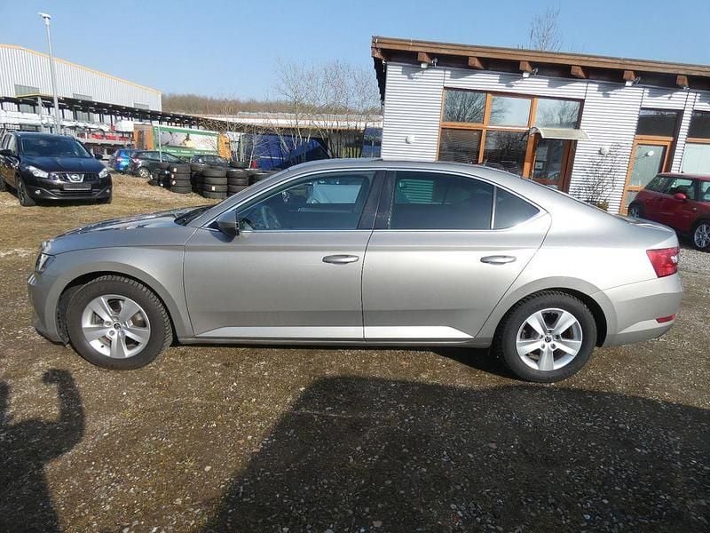 Gebraucht Skoda Superb Ambition 150 PS (110 kW) 2015 Beige Limousine