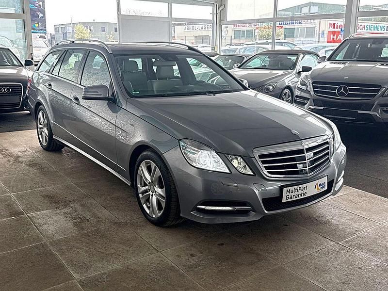 Gebraucht Mercedes E220 170 PS (125 kW) 2012 Grau Kombi