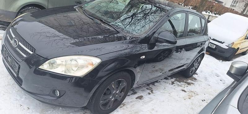 Gebraucht Kia Ceed EX 126 PS (92 kW) 2007 Schwarz Kleinwagen