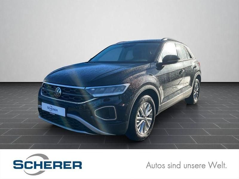 Deep black perleffekt (metallic) Gebraucht 2024 VW T-Roc Life SUV | 22.430 € (Superpreis) - Bild 1/4
