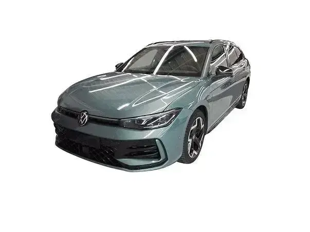 Gebraucht VW Passat Style 177 PS (130 kW) 2025 Grün Kombi