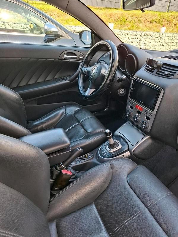 Blau Gebraucht 2025 Alfa Romeo GT Coupé | 3.300 € - Bild 1/4