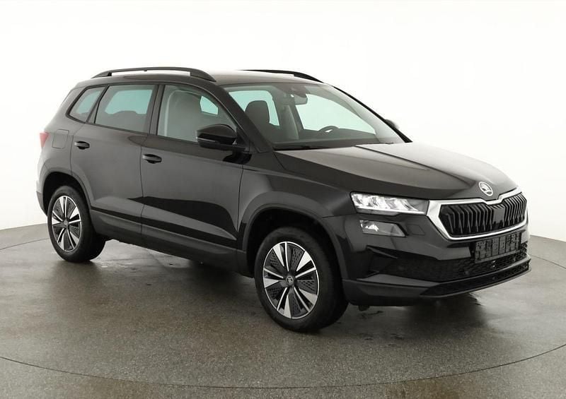 Neu Skoda Karoq Selection 150 PS (110 kW) 2025 Black magic perleffekt SUV