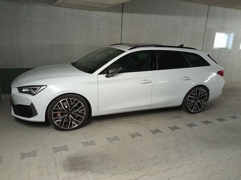Gebraucht Cupra Leon VZ 300 PS (220 kW) 2023 Weiß Limousine