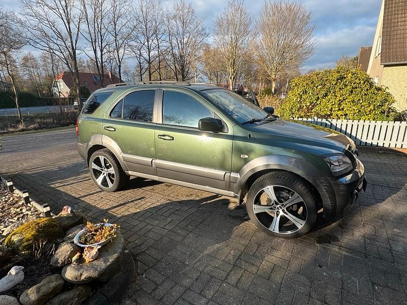 Grün Gebraucht 2004 Kia Sorento SUV | 3.999 € (Fairer Preis) - Bild 1/4