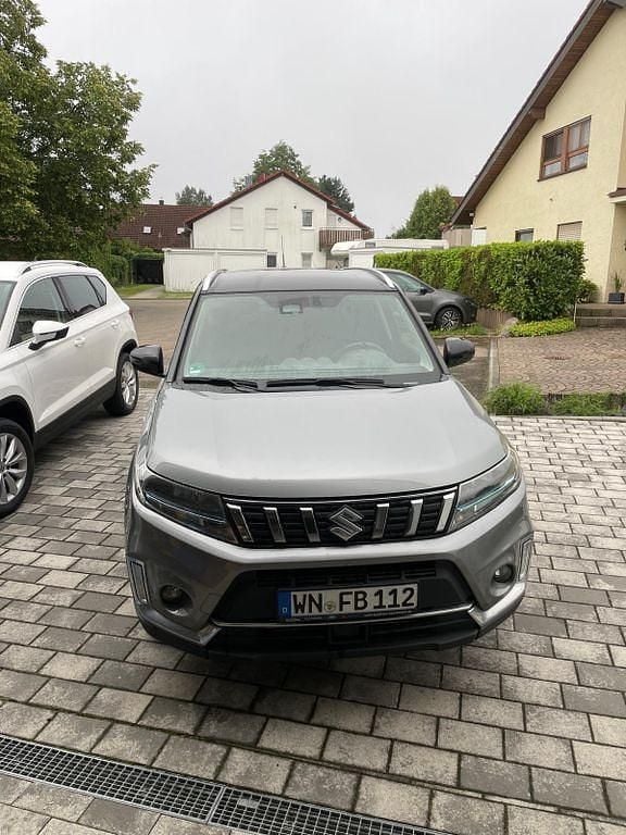Grau Gebraucht 2020 Suzuki Vitara Comfort SUV | 15.499 € (Guter Preis) - Bild 1/3