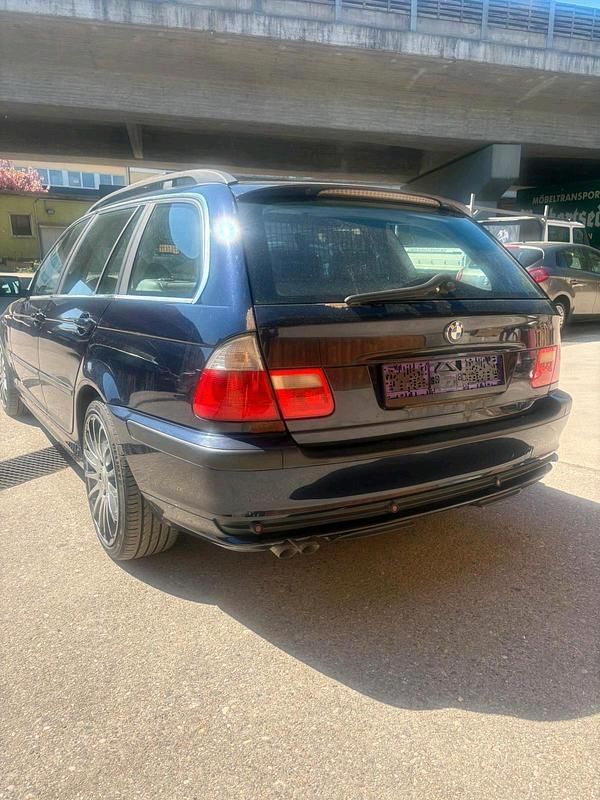 Usata BMW 320 170 CV (125 kW) 2002 Blu Station wagon