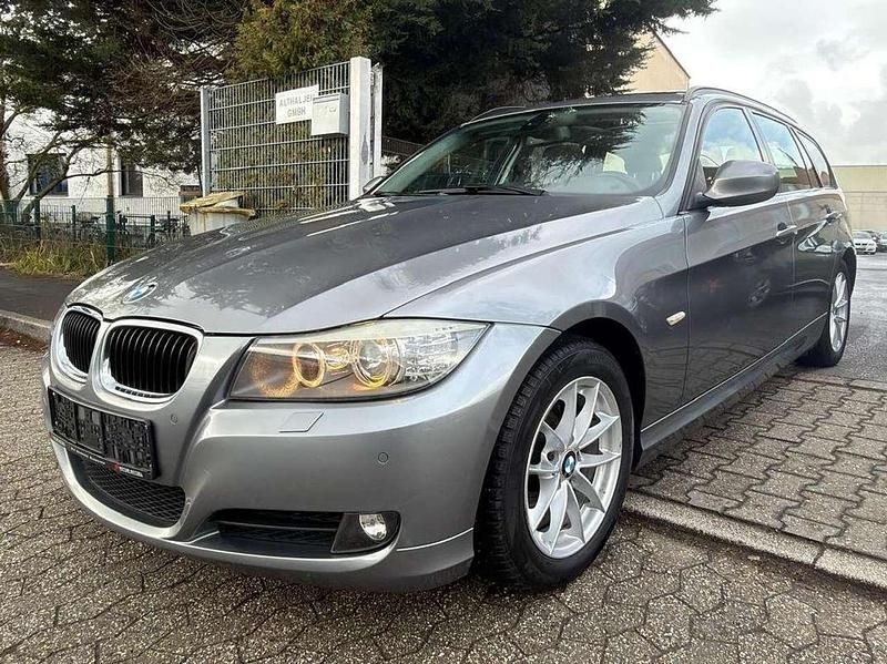 Gebraucht BMW 320 170 PS (125 kW) 2011 Grau Kombi