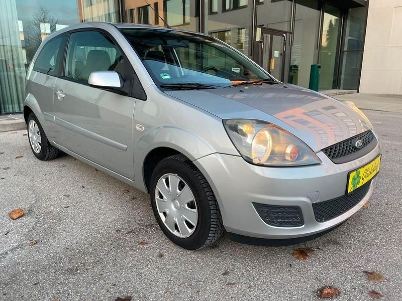 Silber Gebraucht 2007 Ford Fiesta Style Kleinwagen | 2.499 € (Fairer Preis) - Bild 1/4