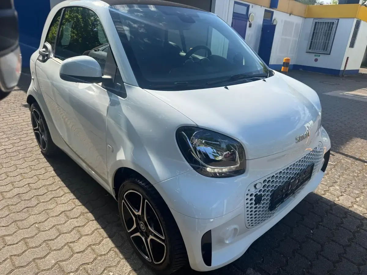 Gebraucht Smart ForTwo Coupé 60 kW (82 PS) 2024 Weiß Coupé