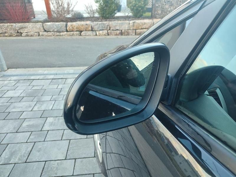 Gebraucht Opel Astra Edition 140 PS (102 kW) 2012 Schwarz Limousine