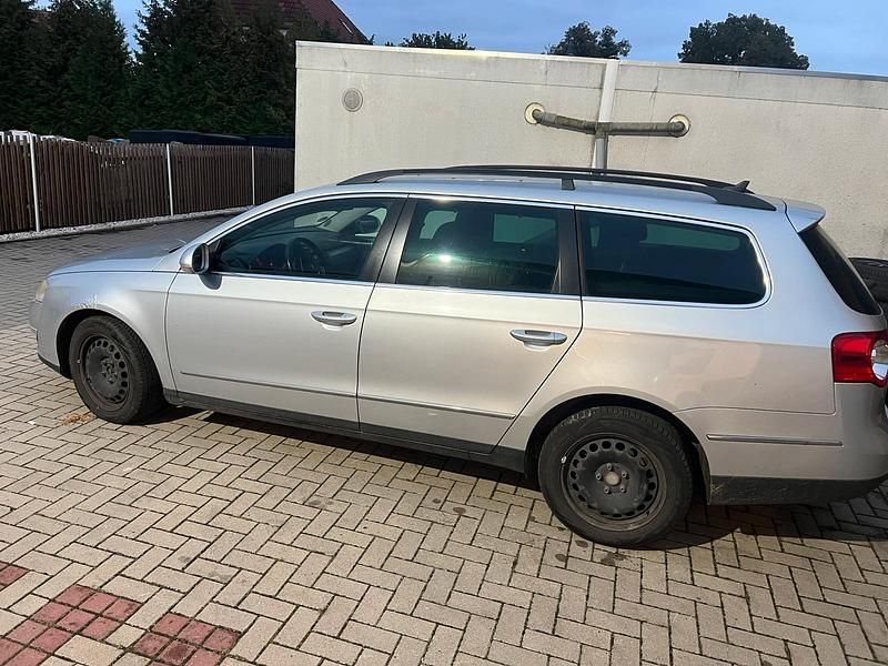 Silber Gebraucht 2008 VW Passat Kombi | 1.150 € (Superpreis) - Bild 1/4
