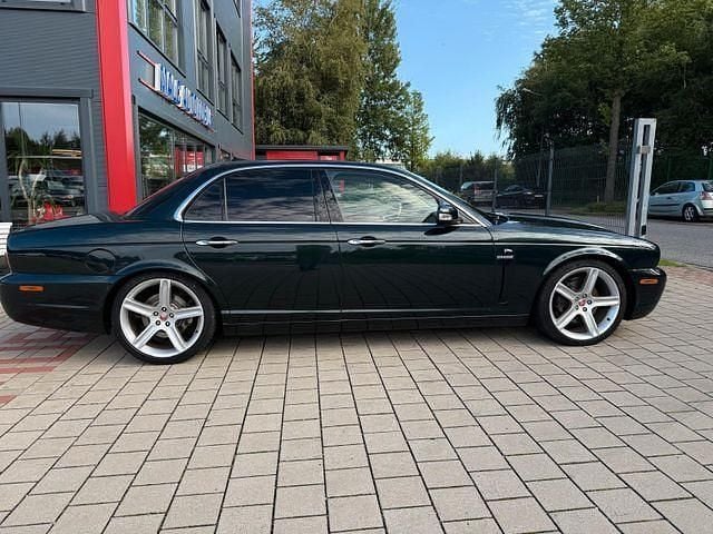 Używany Jaguar XJ6 Executive 207 KM (152 kW) 2009 Zielony Sedan/Limuzyna