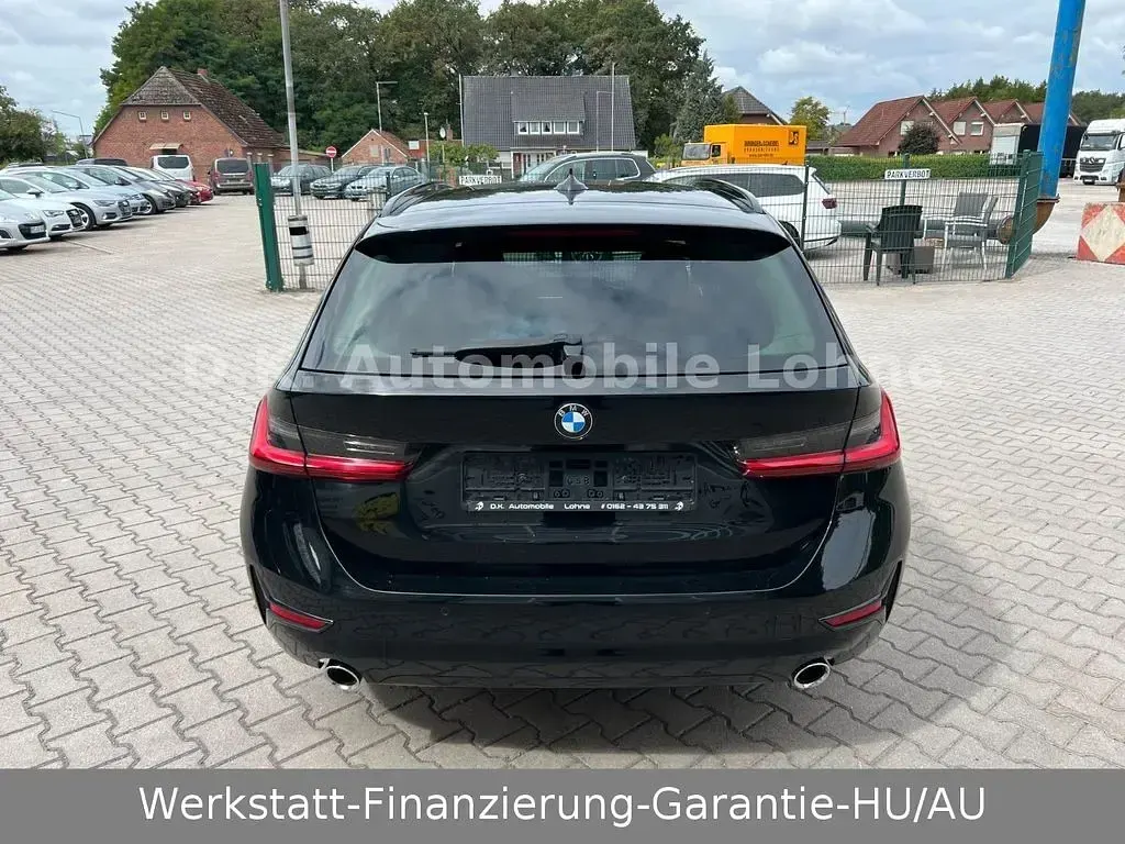 Gebraucht BMW 330 Sport Line 286 PS (210 kW) 2021 Schwarz Kombi