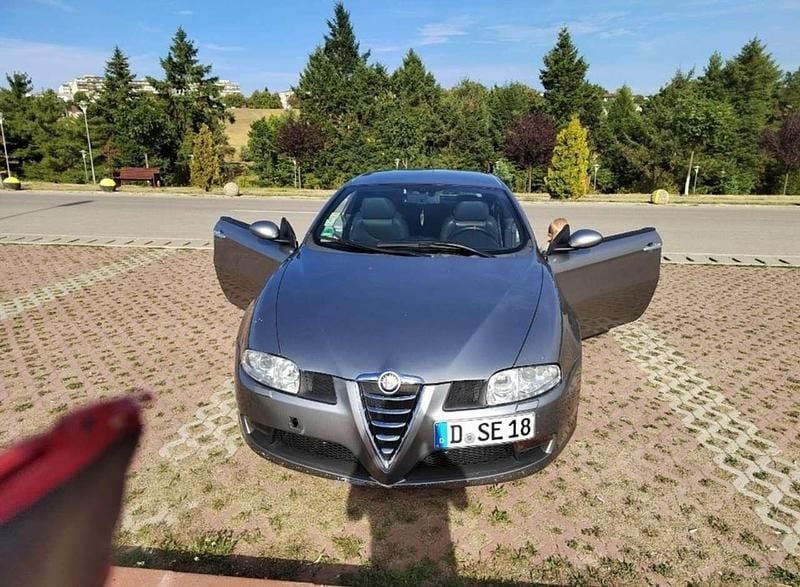 Gebraucht 2004 Alfa Romeo GT Distinctive Coupé | 11.400 € (Fairer Preis) - Bild 1/4