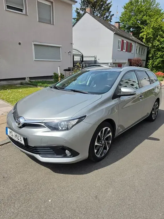 Gebraucht Toyota Auris 116 PS (85 kW) 2016 Grau Kombi
