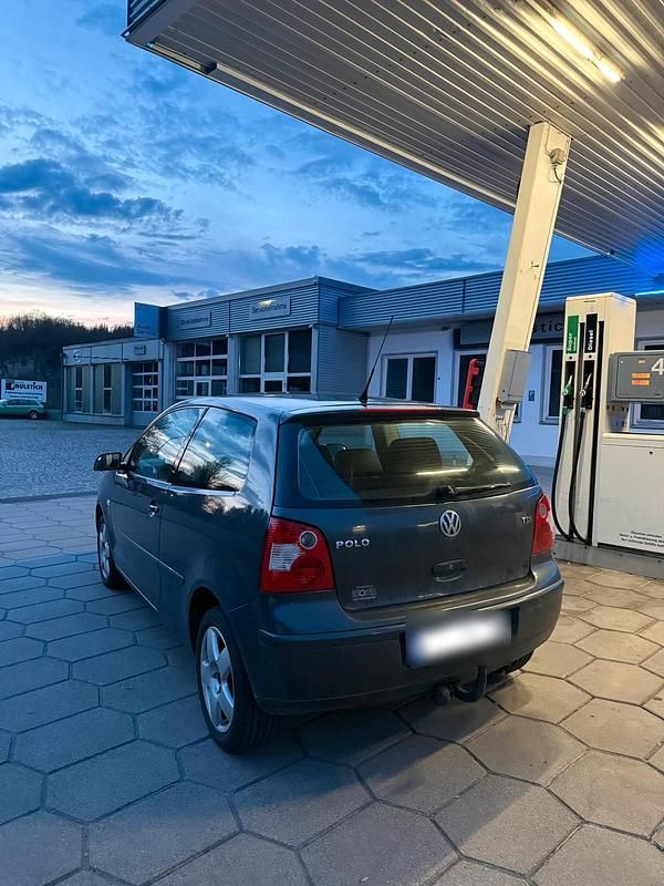 Gebraucht VW Polo 69 PS (50 kW) 2004 Grau Kleinwagen