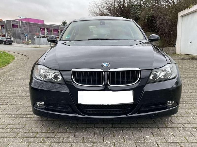 Schwarz Gebraucht 2008 BMW 318 Limousine | 7.840 € (Teuer) - Bild 1/4