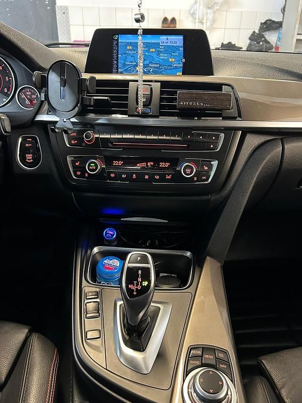 Gebraucht BMW 320 Comfort Edition 184 PS (135 kW) 2014 Grau Kombi