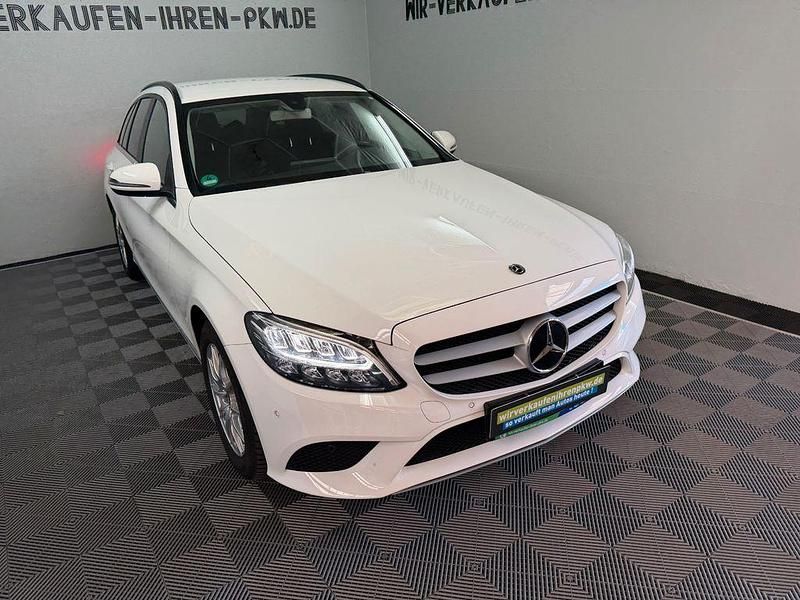 Gebraucht Mercedes C180 156 PS (114 kW) 2019 Polarweiss  unilack Kombi