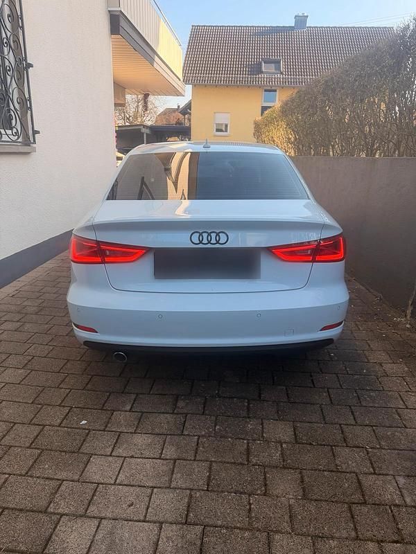 Gebraucht Audi A3 110 PS (80 kW) 2014 Weiß Limousine