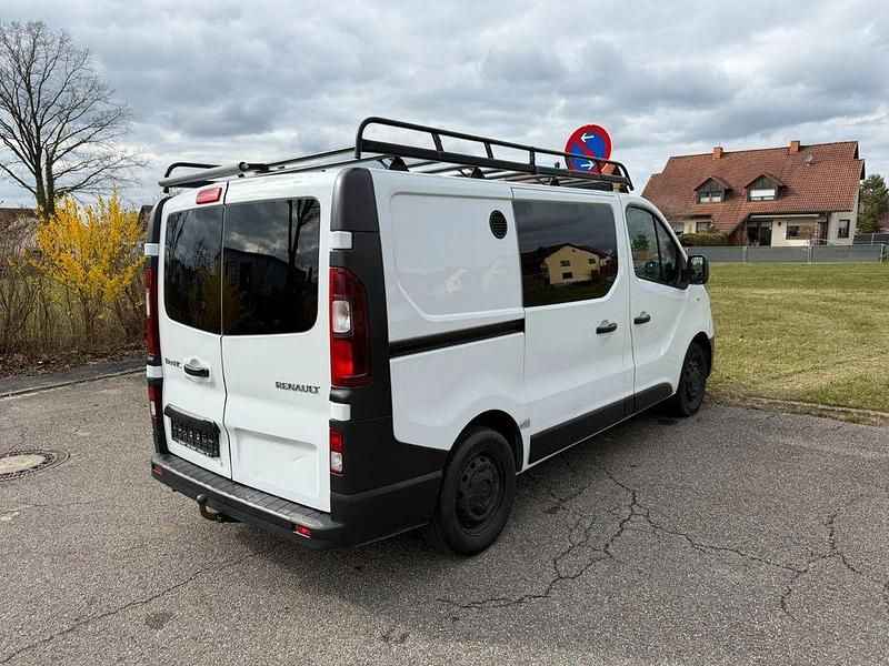 Gebraucht Renault Trafic 120 PS (88 kW) 2015 Weiß Van / Kleinbus