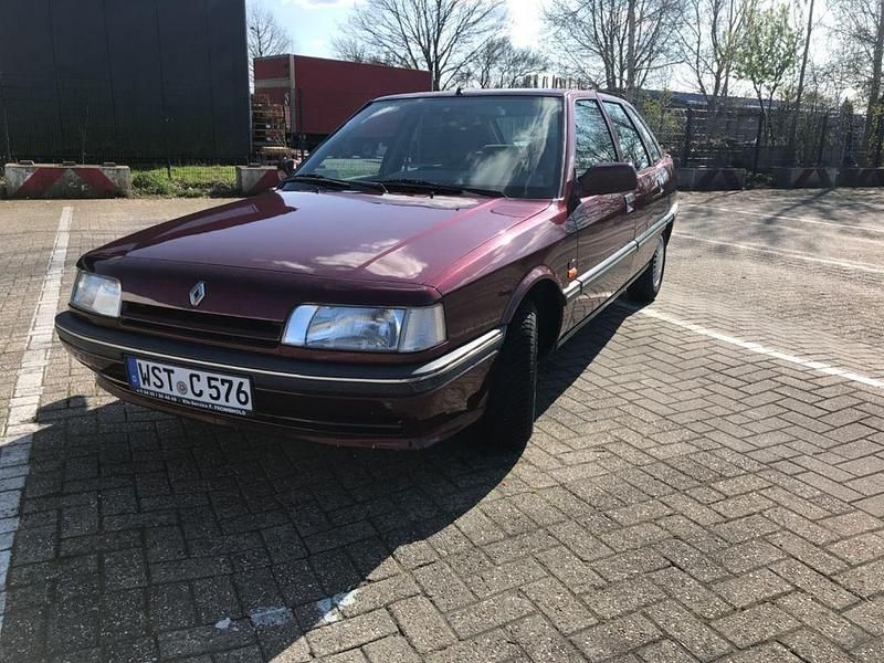 Rot Gebraucht 1991 Renault 21 Limousine | 3.950 € - Bild 1/4
