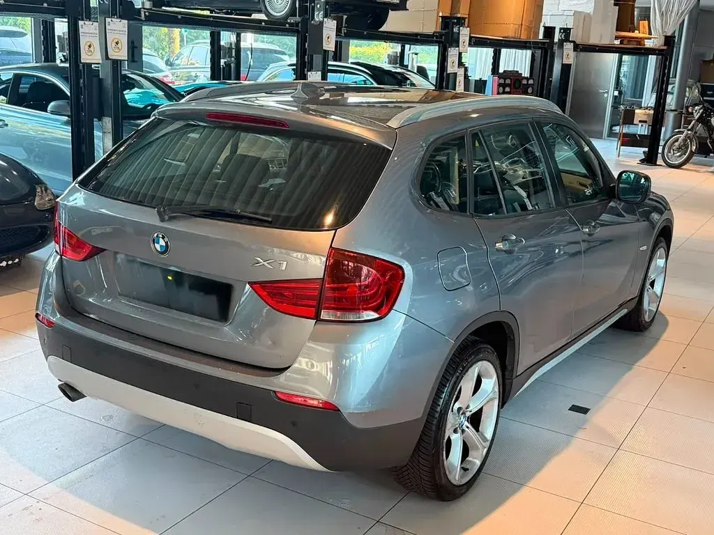 Gebraucht BMW X1 Sport Line 177 PS (130 kW) 2011 Grau SUV