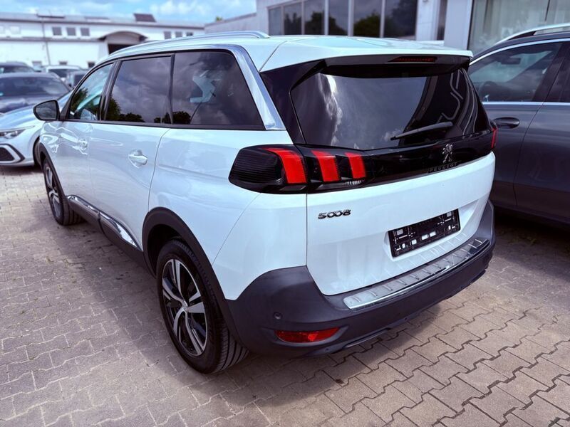 Gebraucht Peugeot 5008 Allure 131 PS (96 kW) 2020 Weiß Van / Kleinbus