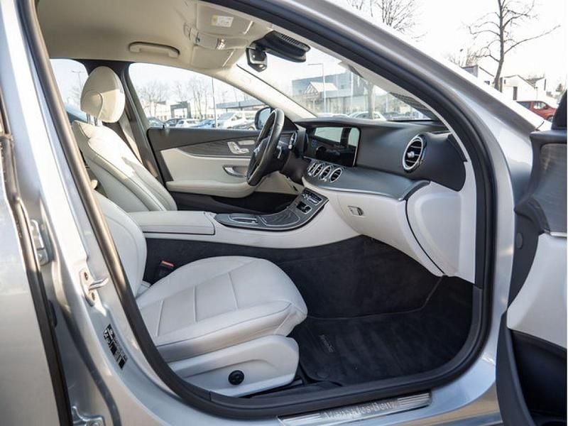 Gebraucht Mercedes E300 Avantgarde 320 PS (235 kW) 2020 Silber / hightechsilber (metallic) Limousine