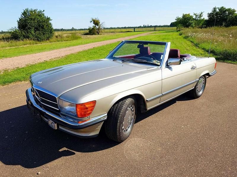 Rauchsilber metallic mb 702 Gebraucht 1988 Mercedes 560 Cabrio | 38.995 € - Bild 1/4