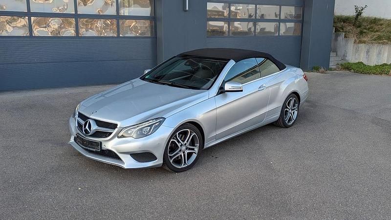 Silber Gebraucht 2014 Mercedes E200 Cabrio | 18.900 € (Guter Preis) - Bild 1/4