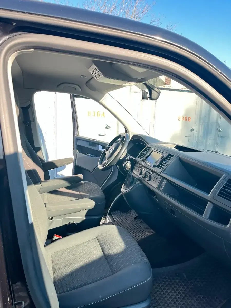 Gebraucht VW Caravelle 176 PS (129 kW) 2019 Schwarz Van