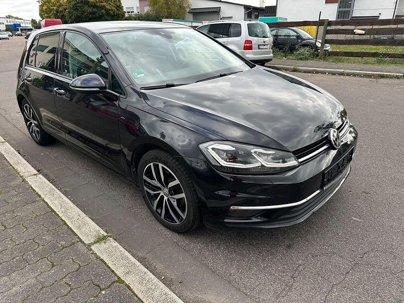 Schwarz Gebraucht 2018 VW Golf VII Join Limousine | 14.900 € (Fairer Preis) - Bild 1/4