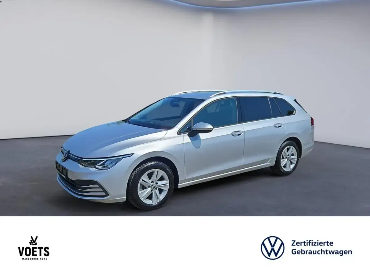 Gebraucht VW Golf VIII Life 150 PS (110 kW) 2023 Silber Kombi