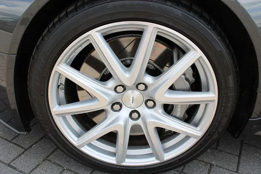 Gebraucht Aston Martin Vantage 426 PS (313 kW) 2012 Grau Coupé