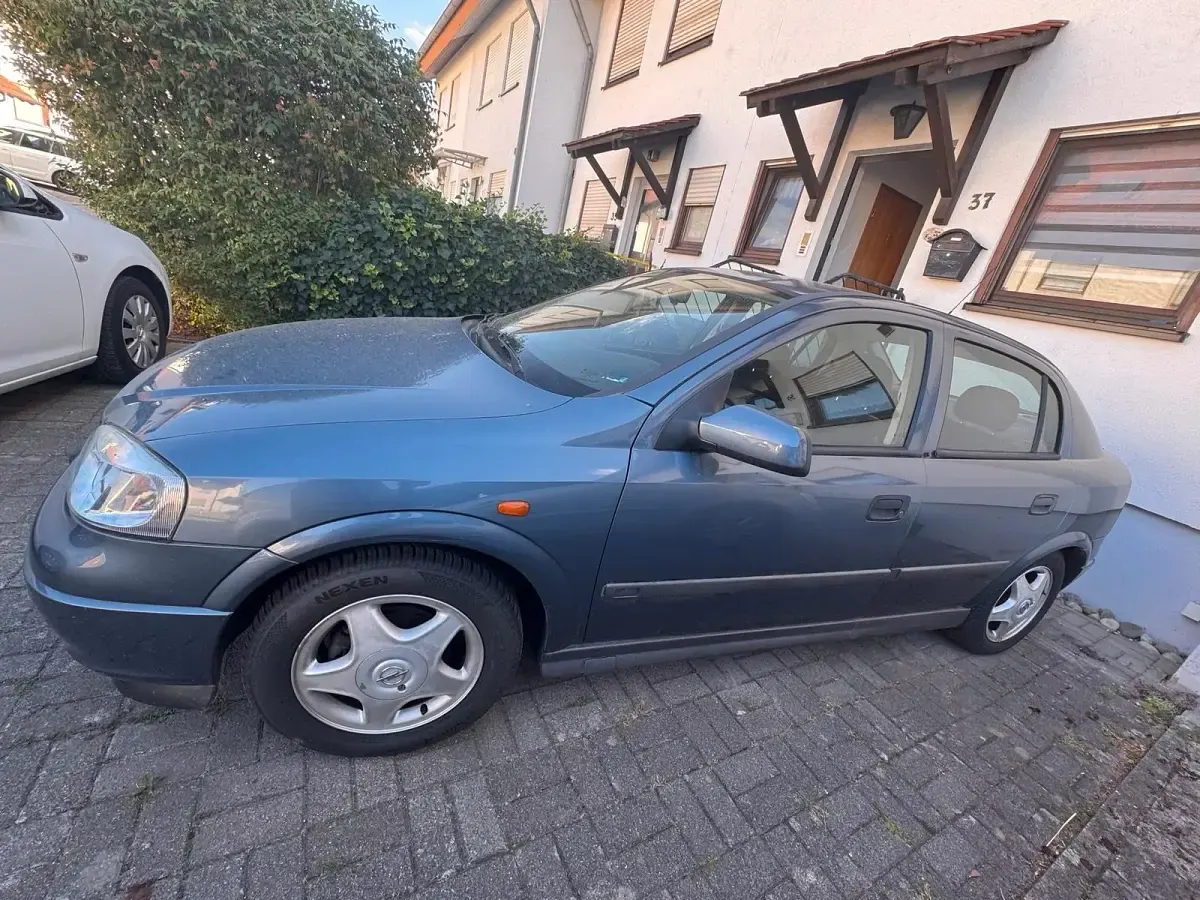 Gebraucht Opel Astra 101 PS (74 kW) 1998 Blau Kleinwagen